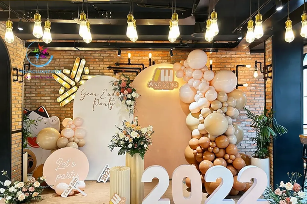 Mẫu backdrop sự kiện cuối năm đẹp tuyệt đỉnh năm 2026