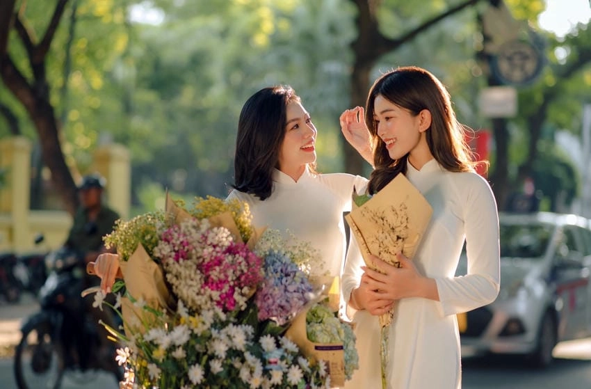 Background áo dài ấn tượng gây chú ý ngay từ cái nhìn