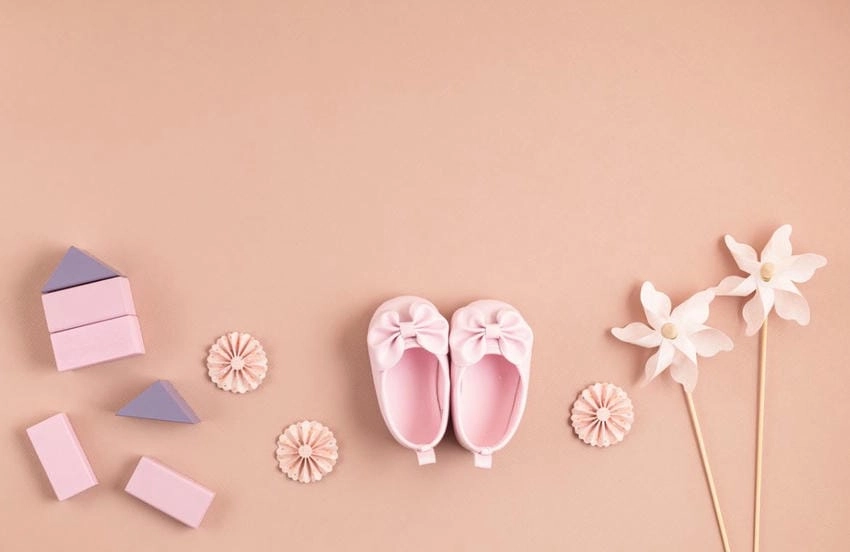 Background baby girl màu hồng nổi bật dễ thương