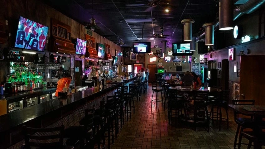 Background bar chụp ảnh giúp khung hình nổi bật