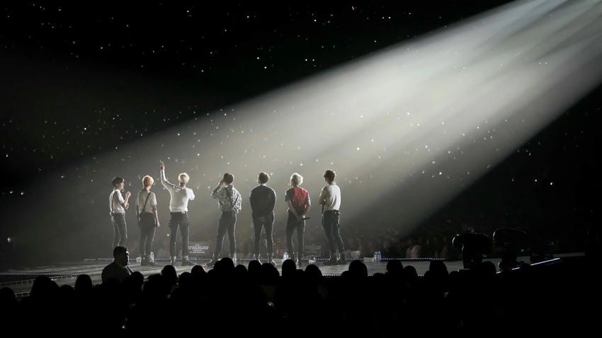 Background BTS vector dễ dàng chỉnh sửa theo ý