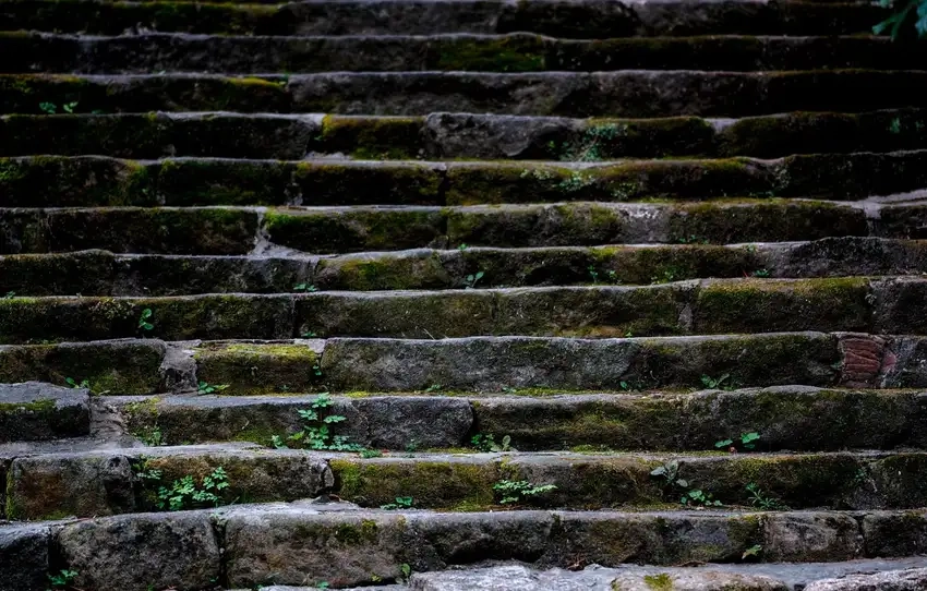 Background cầu thang sang trọng tạo điểm nhấn nổi bật