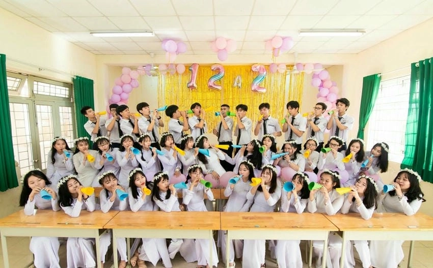 Background chụp kỷ yếu hiện đại phong cách trẻ trung