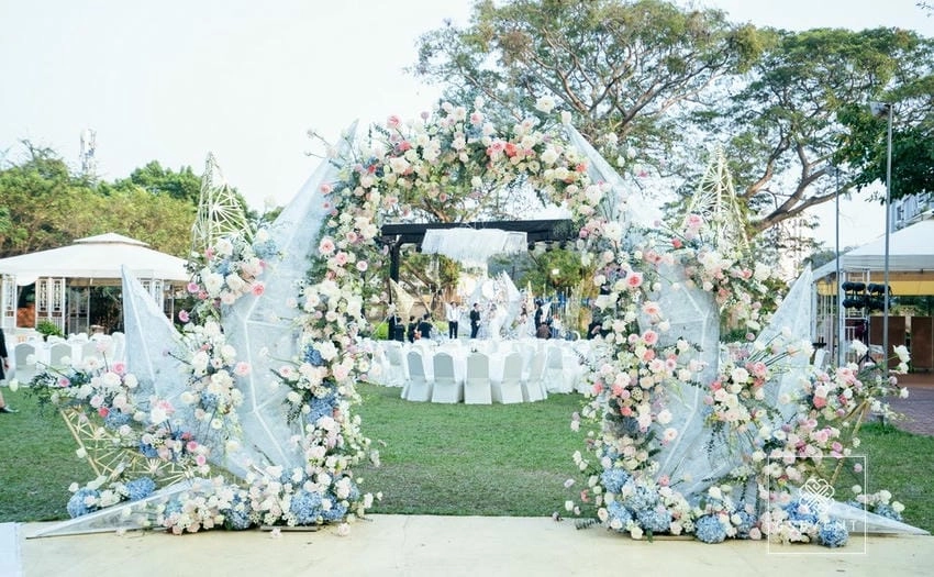 Background cổng cưới ý tưởng độc đáo đầy cảm hứng