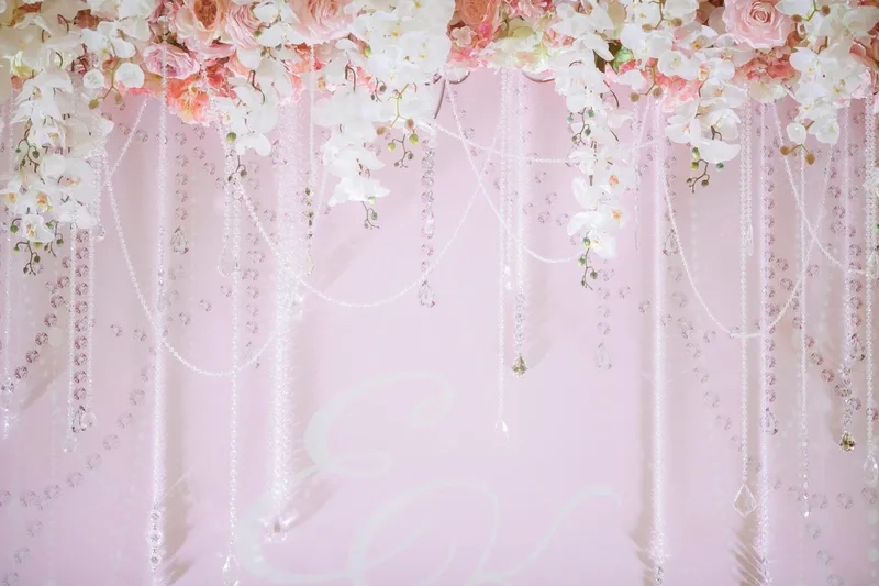 Backdrop vinyl tiện dụng cho background hoa cưới hiện đại
