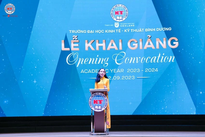 Background khai giảng chuyên nghiệp cho sự kiện trọng đại