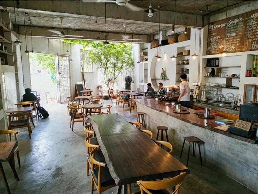 Background quán cafe tạo không gian nhẹ nhàng và ấm