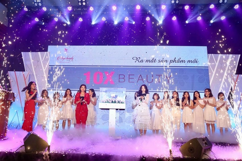 Background ra mắt sản phẩm ý tưởng gây ấn tượng mạnh