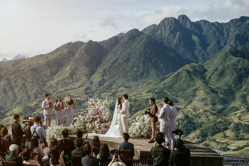 Background tiệc cưới ý tưởng độc đáo và mới lạ