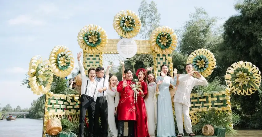 Background tiệc cưới sang trọng nổi bật từng chi tiết