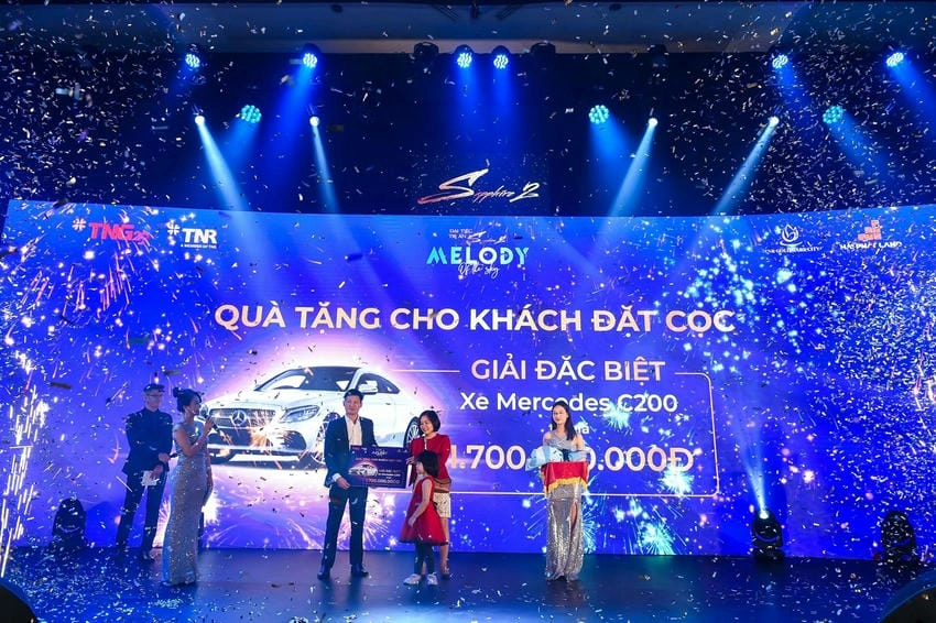 Background tri ân khách hàng đẹp thu hút mọi ánh nhìn