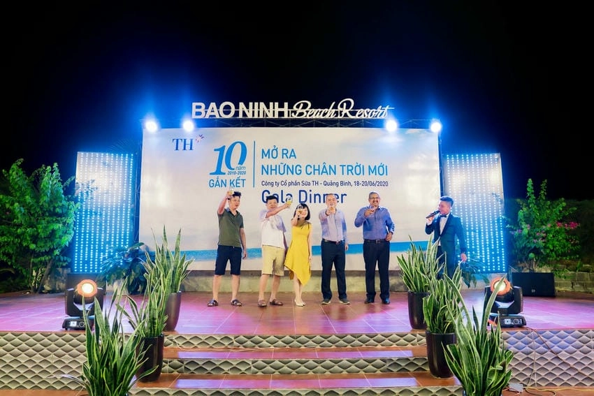 Background tri ân khách hàng vector dễ chỉnh sửa