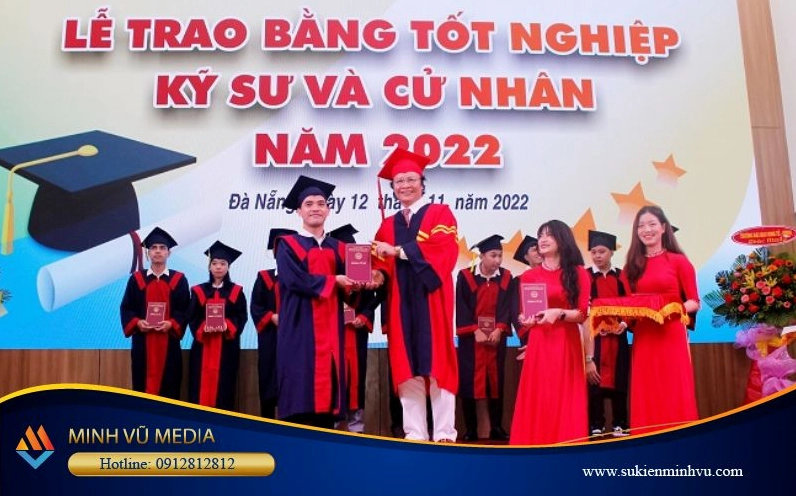 Backdrop lễ tốt nghiệp là một phần trong hạng mục trang trí không gian