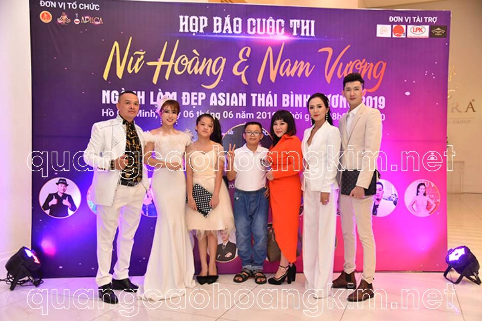 Backdrop sự kiện ngoài trời đẹp mắt