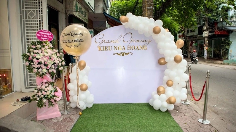 Backdrop sự kiện vòm cong mềm mại