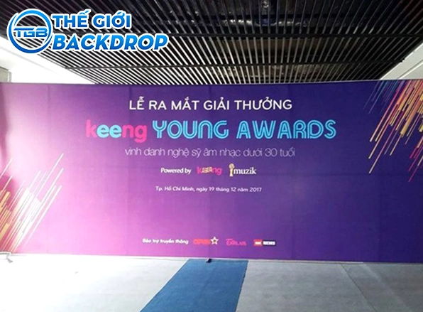 Banner tri ân khách hàng với tông màu ấm áp thân thiện