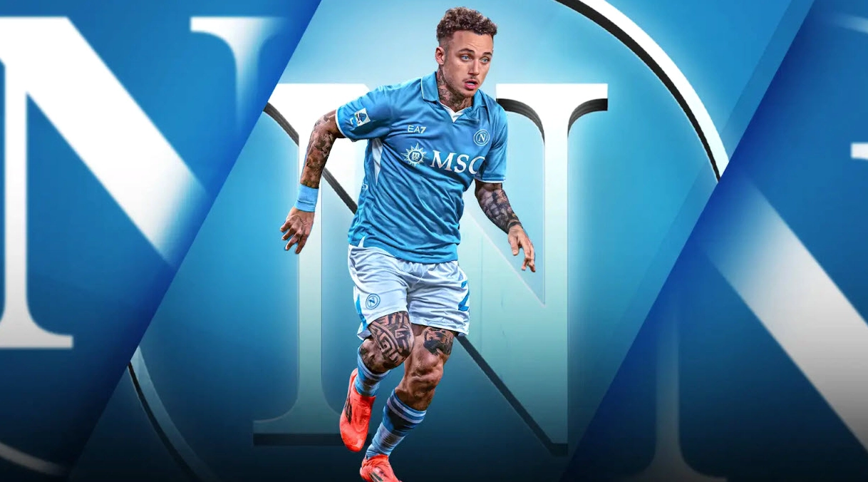 Chân dung cầu thủ Noa Lang trong màu áo câu lạc bộ với thần thái tự tin