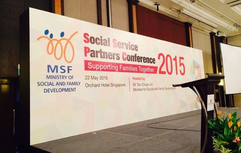 Hình nền sự kiện in trên chất liệu hiflex sắc nét