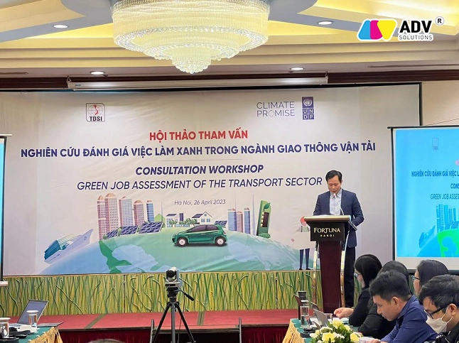 Kích thước backdrop hội nghị cân đối phù hợp với không gian