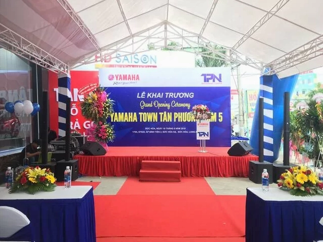 Kích thước backdrop sân khấu tiêu chuẩn 2.5 x 3.2m cho sự kiện