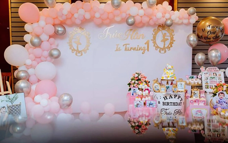 kích thước backdrop sinh nhật cho bé