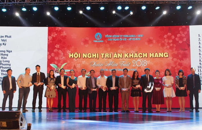 Mẫu backdrop dùng cho hội nghị hội thảo 7 tinh tế