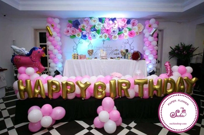 Mẫu backdrop hoa giấy sinh nhật đẹp và lãng mạn