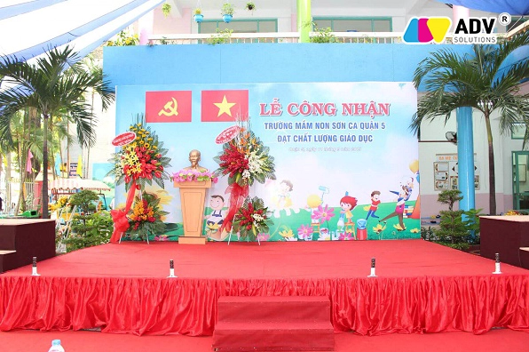 Mẫu backdrop hội thảo cho buổi lễ công nhân tại các trường học
