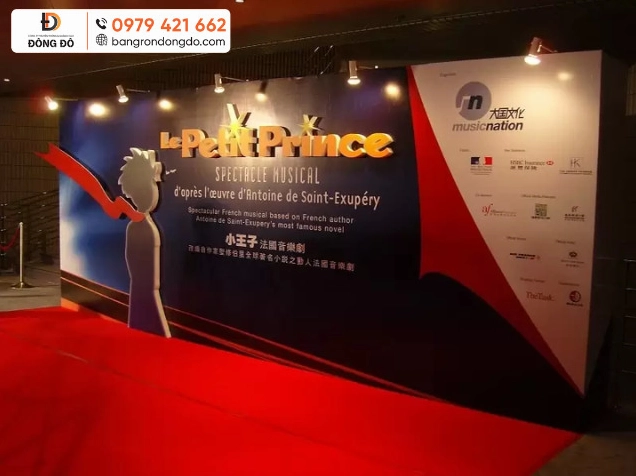 Mẫu backdrop sân khấu trong nhà