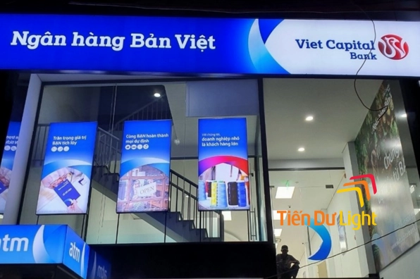 Mẫu phông nền bằng chất liệu bạt in khổ lớn rõ nét