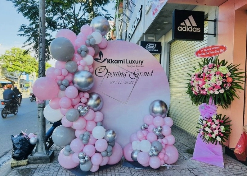 Mẫu phông nền cửa hàng thiết kế tối giản nhưng vô cùng tinh tế