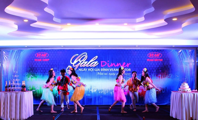Mẫu thiết kế backdrop gala dinner 5