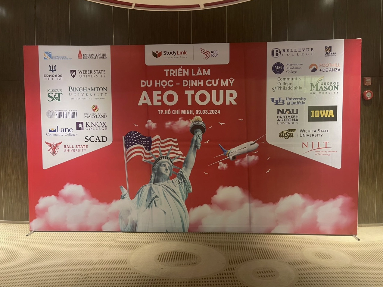 Những lưu ý quan trọng khi thiết kế và sử dụng backdrop sự kiện