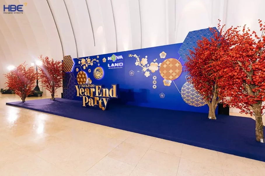 Phông nền sân khấu sự kiện cuối năm thiết kế độc đáo