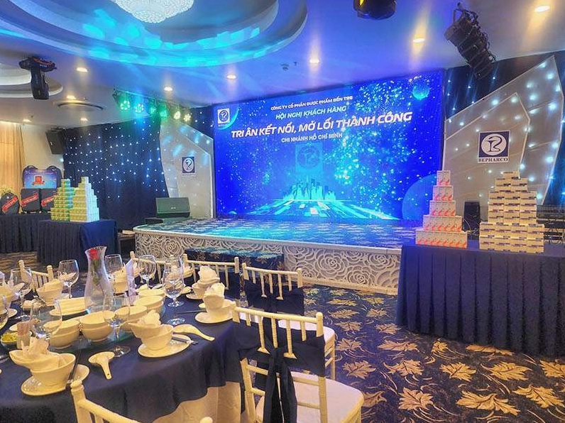 Thiết kế backdrop hội nghị đèn led khách hàng DRB tỏa sáng