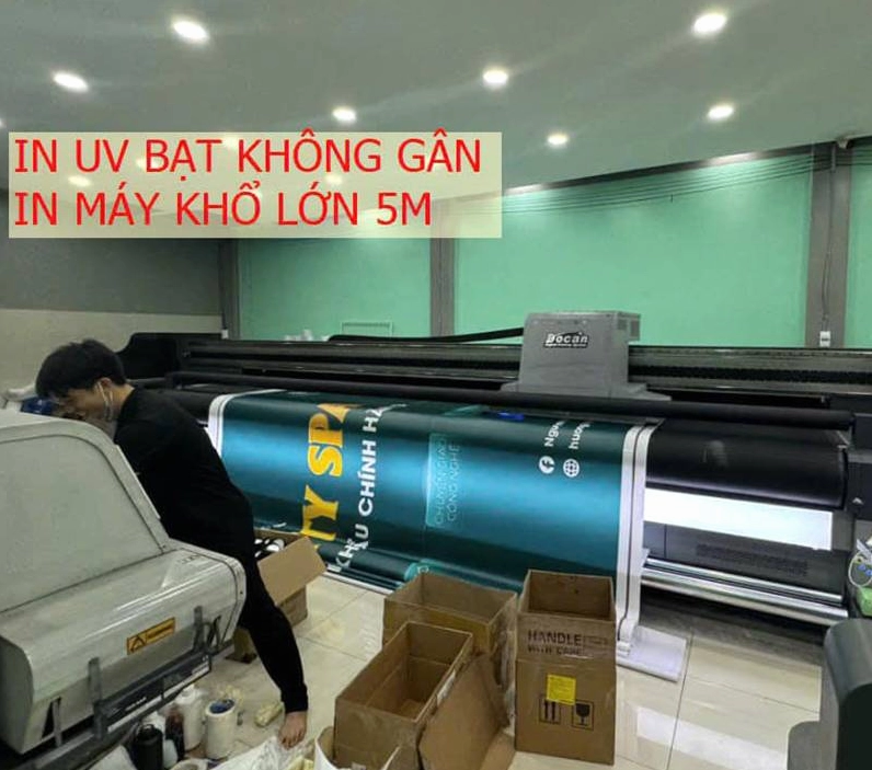 Thiết kế backdrop hội nghị in UV bạt không gân khổ lớn