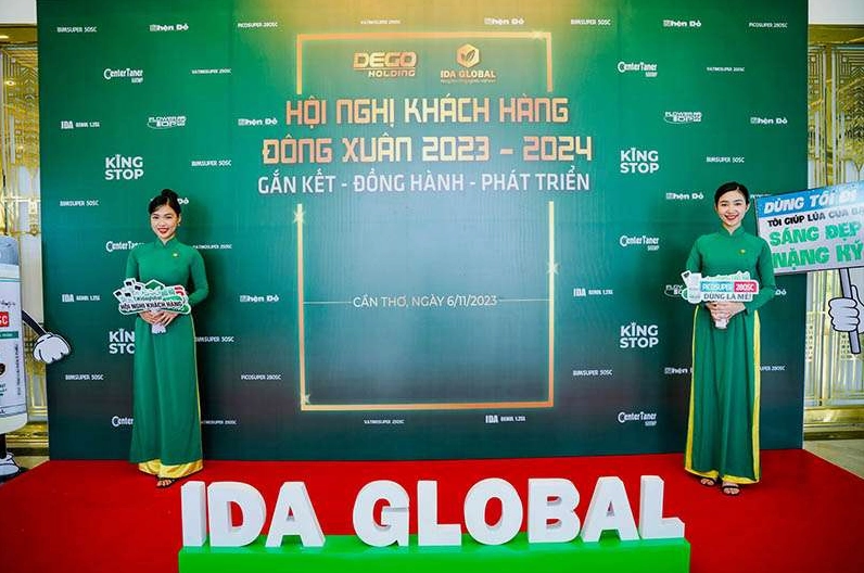 Thiết kế backdrop hội nghị khách hàng đông xuân của IDA Global rực rỡ