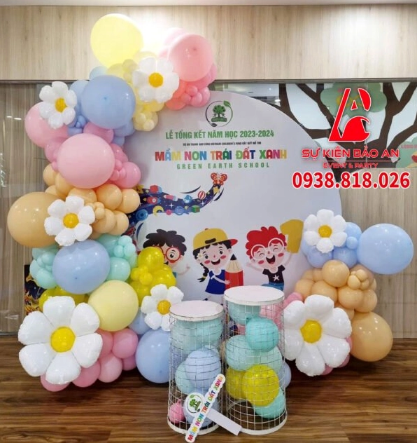 Thiết kế backdrop lễ tổng kết năm học sáng tạo