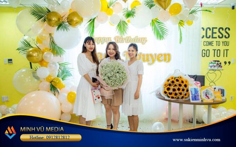 Thiết kế backdrop sự kiện in ấn từ vải canvas