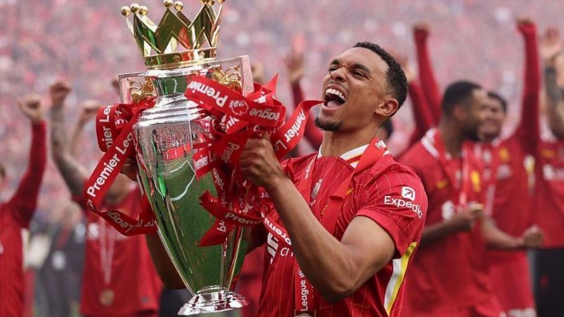Trent Alexander-Arnold chỉ huy lối chơi