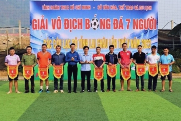 Backdrop giải bóng đá sân 7 in Paper Plastics hiện đại