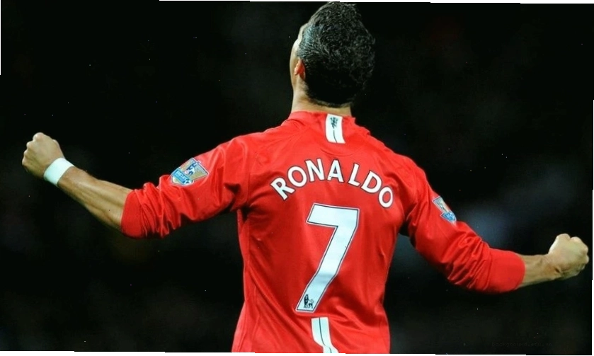 CR7 trong màu áo thi đấu với thần thái đầy tự tin