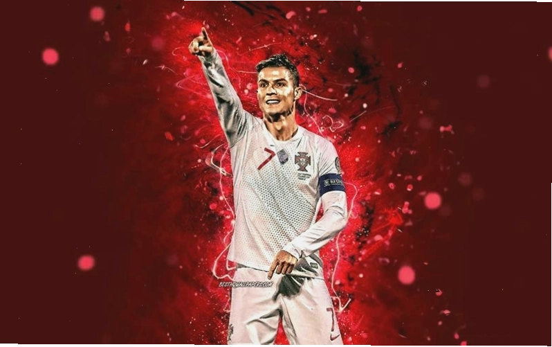 Hình ảnh Ronaldo ăn mừng bàn thắng theo phong cách Siuuu