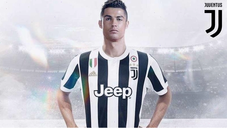 Hình ảnh Ronaldo ăn mừng cùng đồng đội