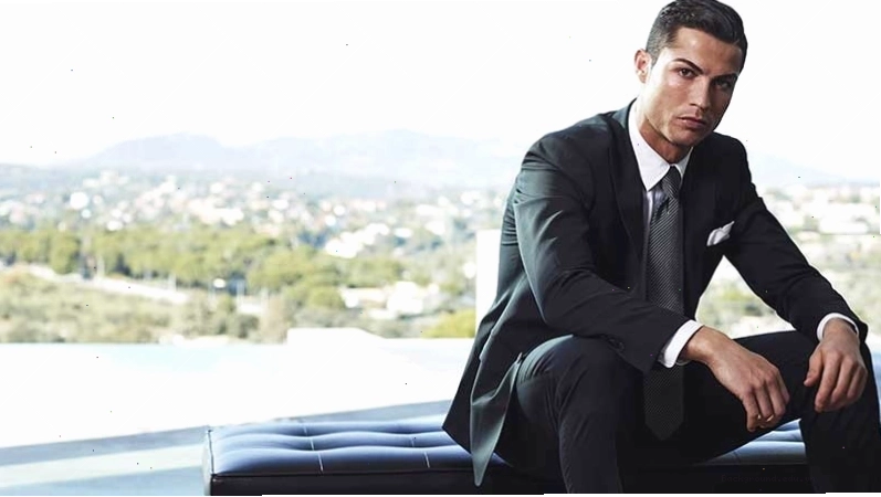 Hình ảnh Ronaldo đẹp trai thể hiện sự mãn nguyện