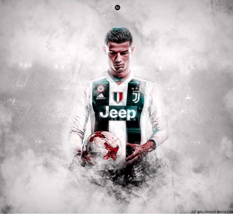 Hình ảnh Ronaldo tập luyện trên sân cỏ