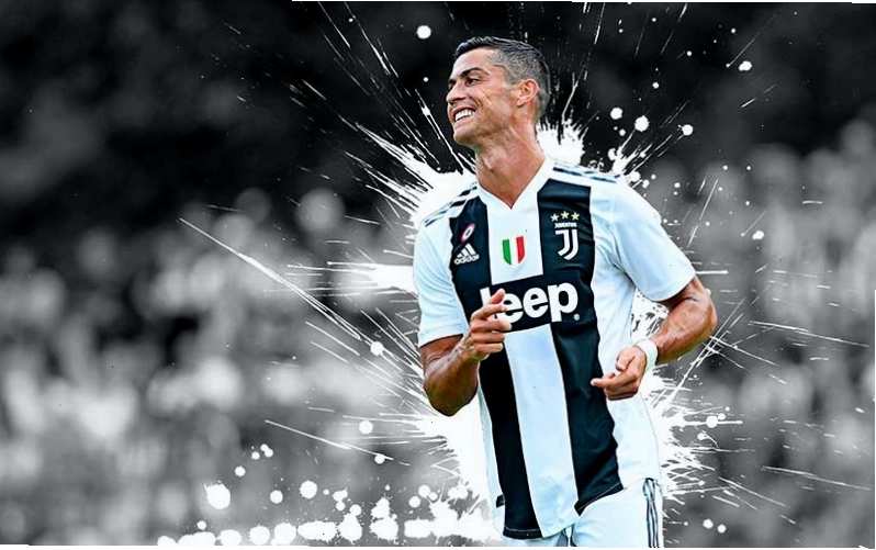 Hình ảnh Ronaldo thực hiện cú bật nhảy quen thuộc trong pha ăn mừng Siuuu