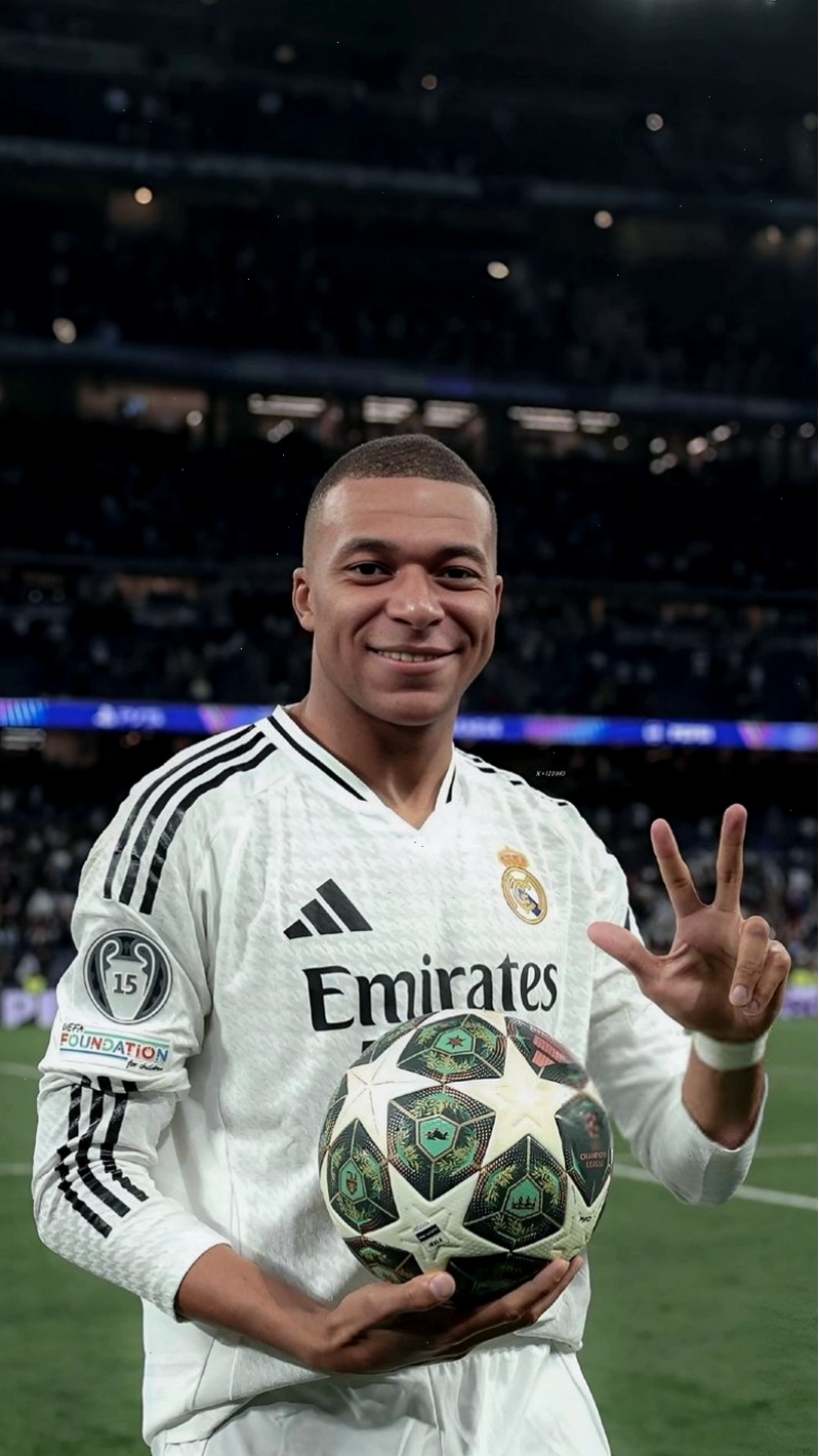 Hình nền Mbappé đẹp với biểu cảm tập trung cao độ