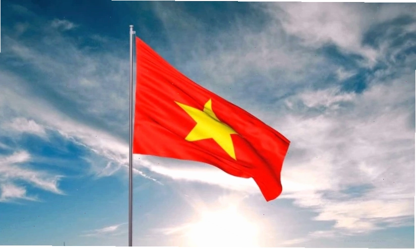 Lá cờ và bầu trời xanh ngắt