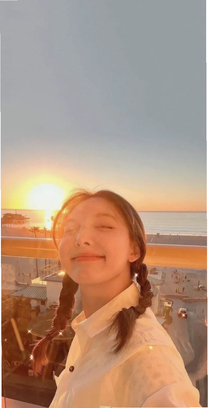 Nayeon TWICE với mái tóc ngắn cá tính, mang lại vẻ ngoài mới lạ